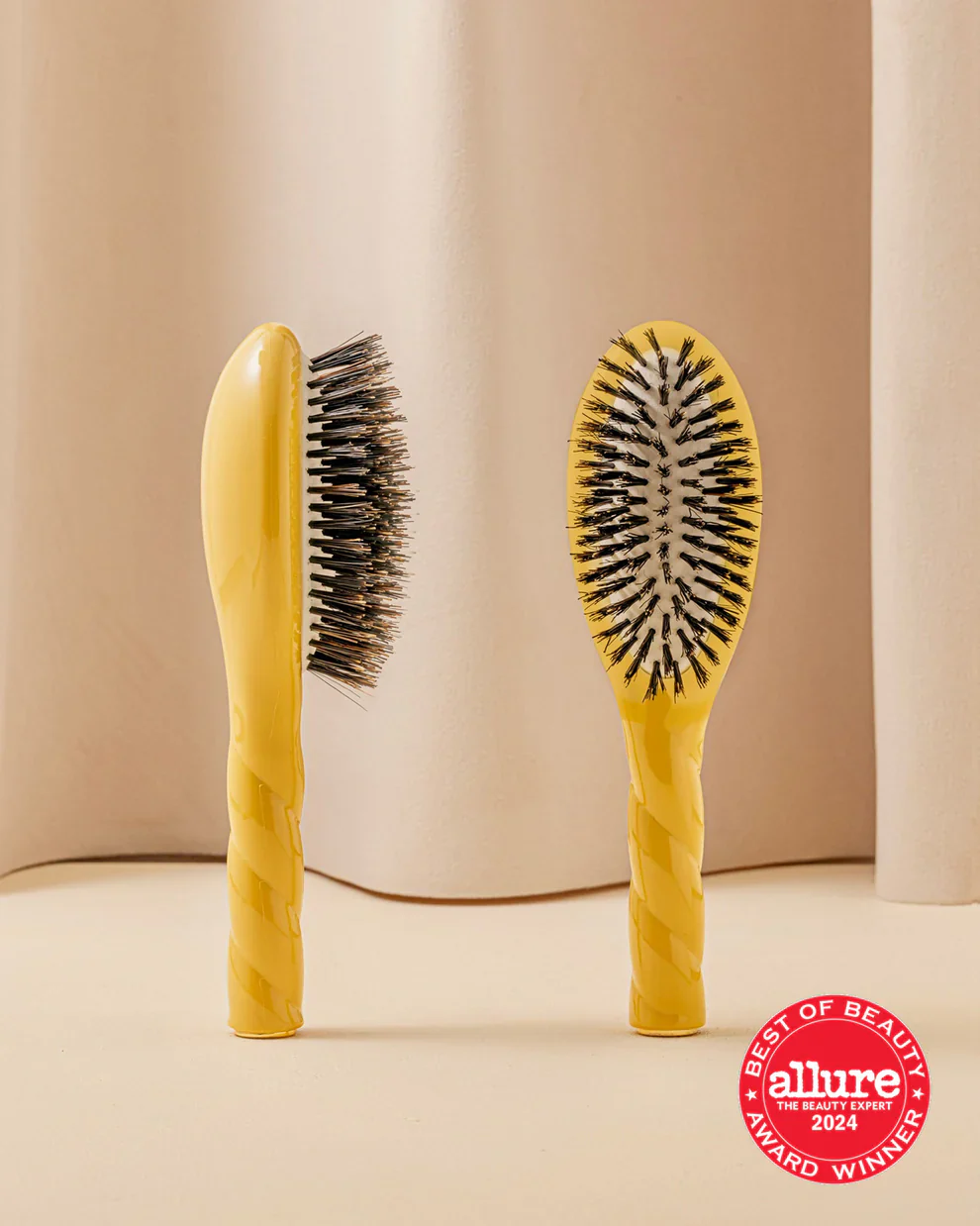 N.01 The Shine & Care Hair Brush - The Universal (Small) - Image 3