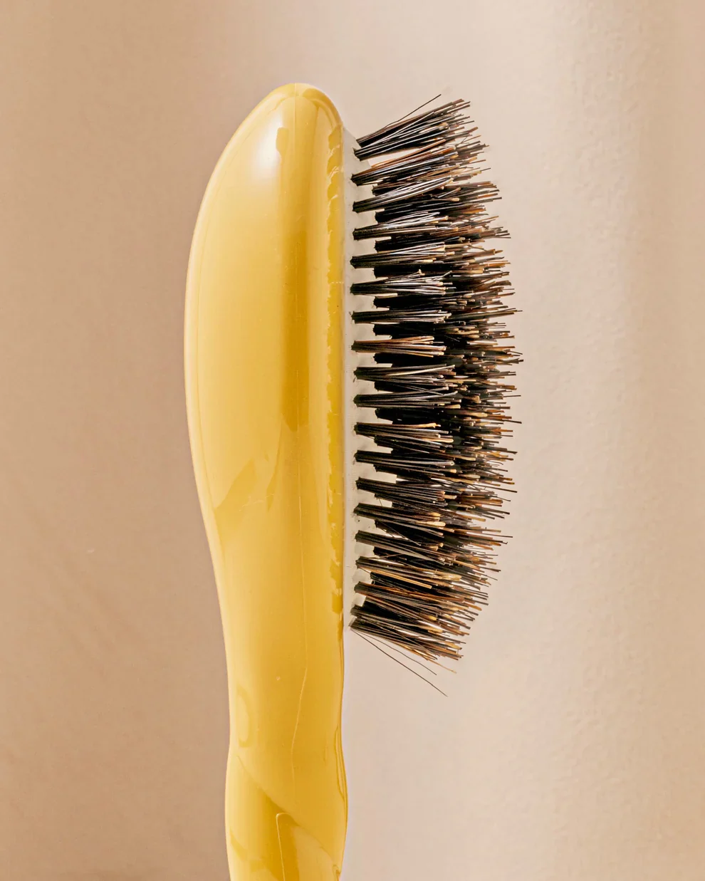 N.01 The Shine & Care Hair Brush - The Universal (Small) - Image 4