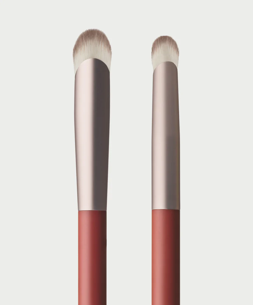 Number 8 Dual-Ended Eyeshadow Brush - Image 3